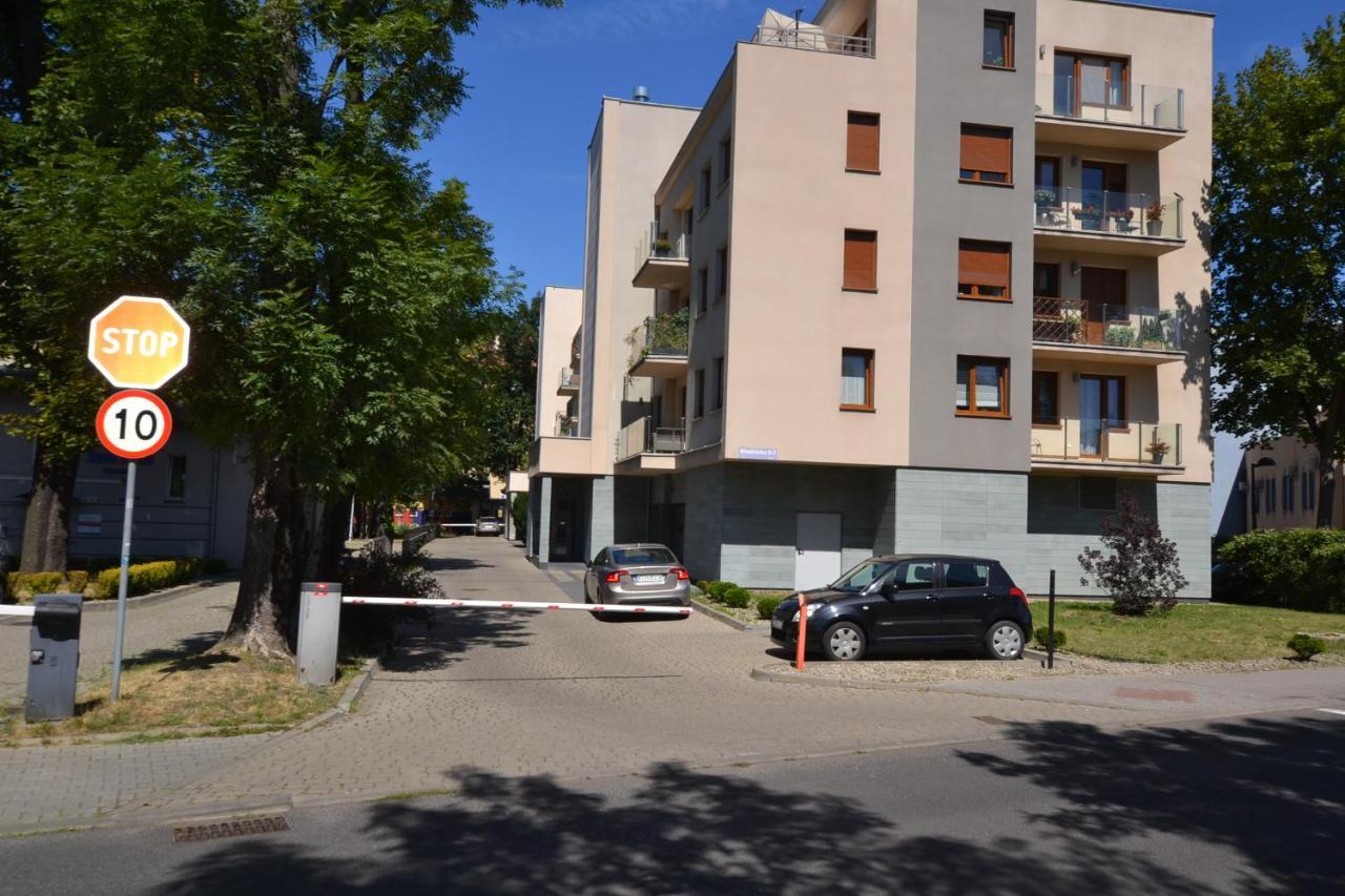 Apartament Bursztynowy Z Garazem -Centrum Gliwic Gliwice Kültér fotó